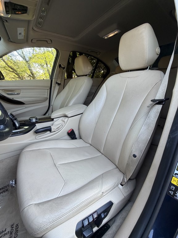 2015 BMW 3 Series Image 16