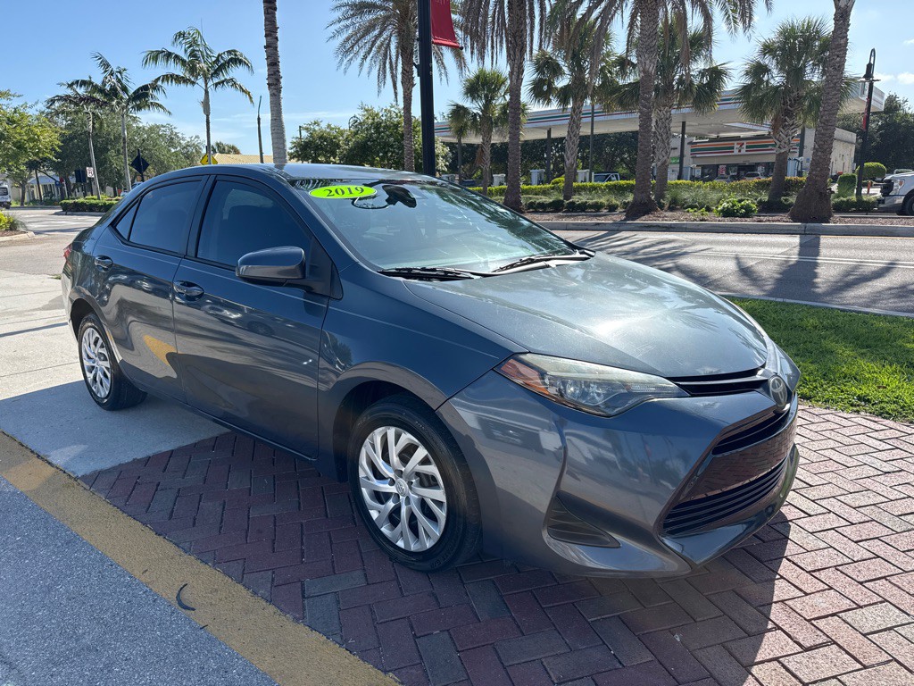 2019 Toyota Corolla Image 2