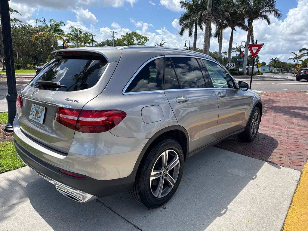 2019 Mercedes-Benz GLC-Class Image 3