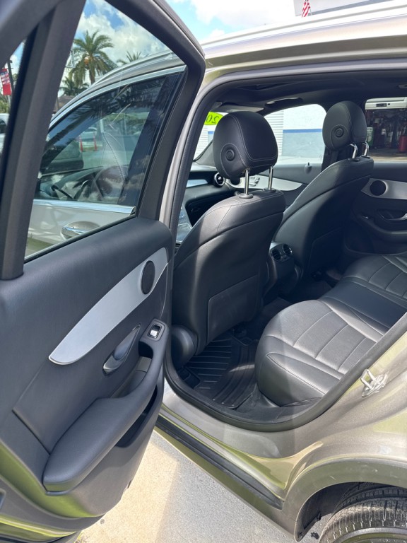 2019 Mercedes-Benz GLC-Class Image 9