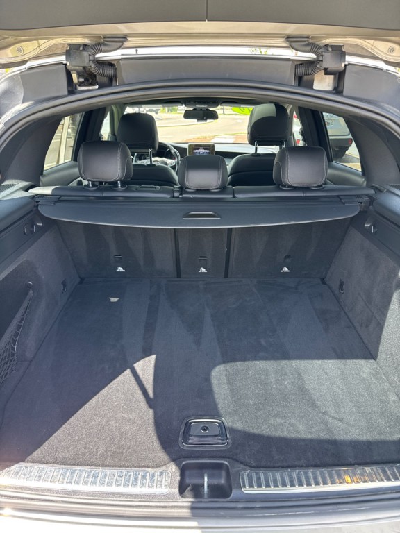 2019 Mercedes-Benz GLC-Class Image 11