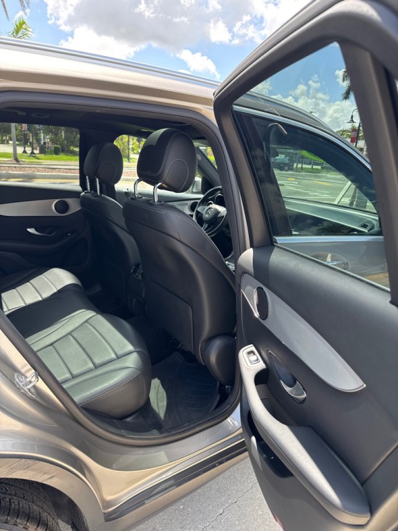2019 Mercedes-Benz GLC-Class Image 13