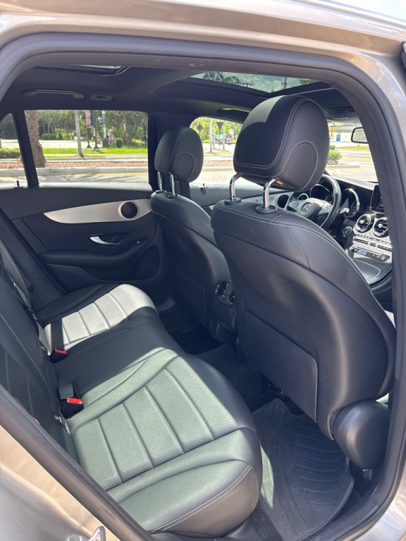 2019 Mercedes-Benz GLC-Class Image 14