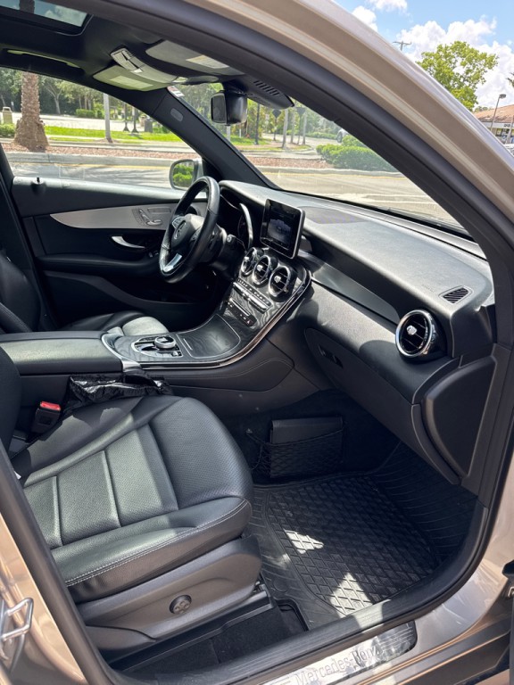 2019 Mercedes-Benz GLC-Class Image 17