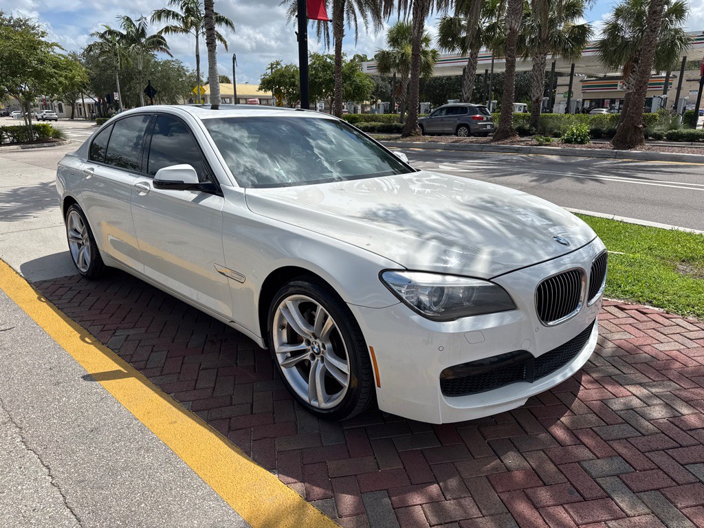 2013 BMW 7 Series Image 3