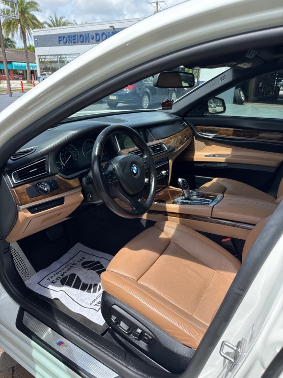 2013 BMW 7 Series Image 7