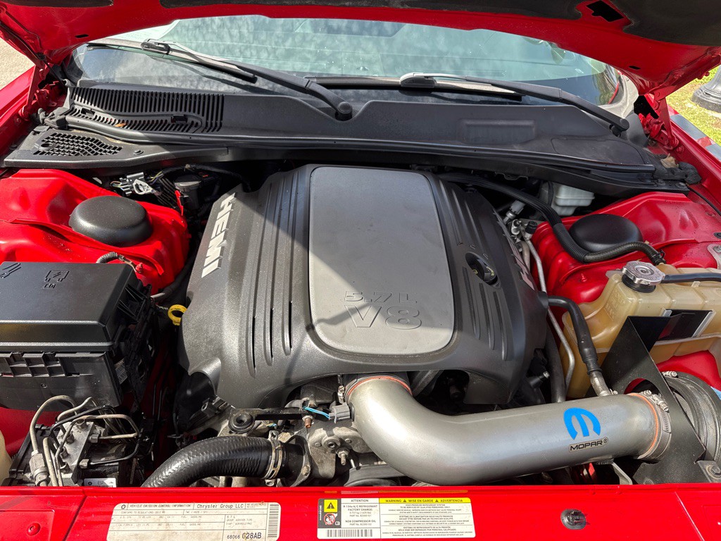 2010 Dodge Challenger Image 5