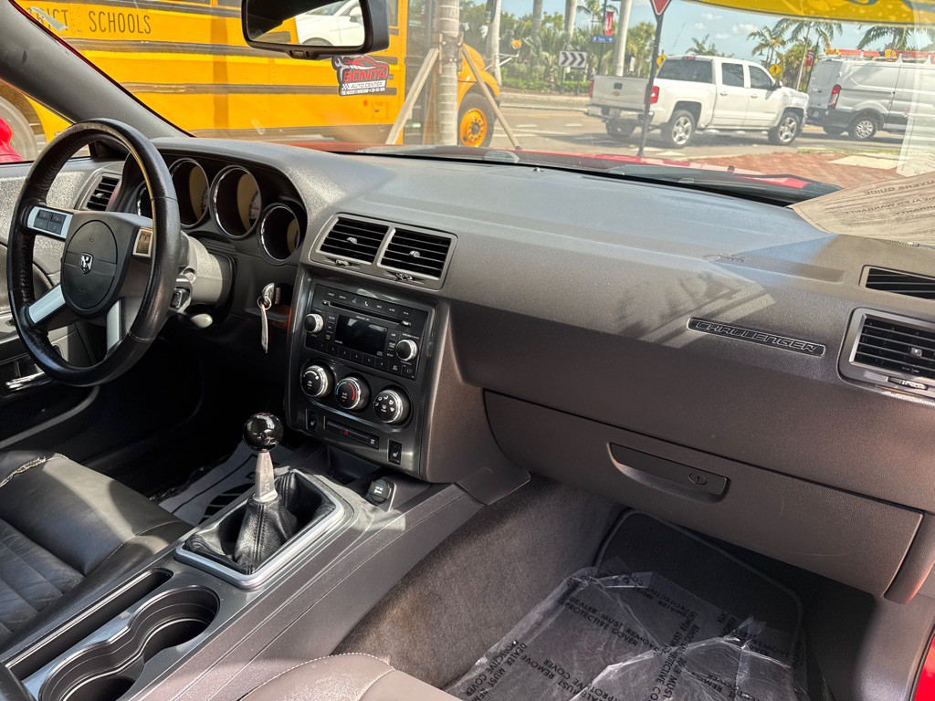 2010 Dodge Challenger Image 13