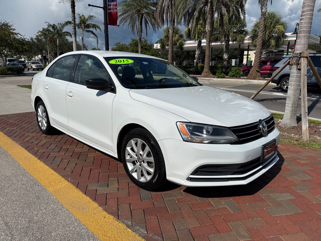 2015 Volkswagen Jetta Image 2