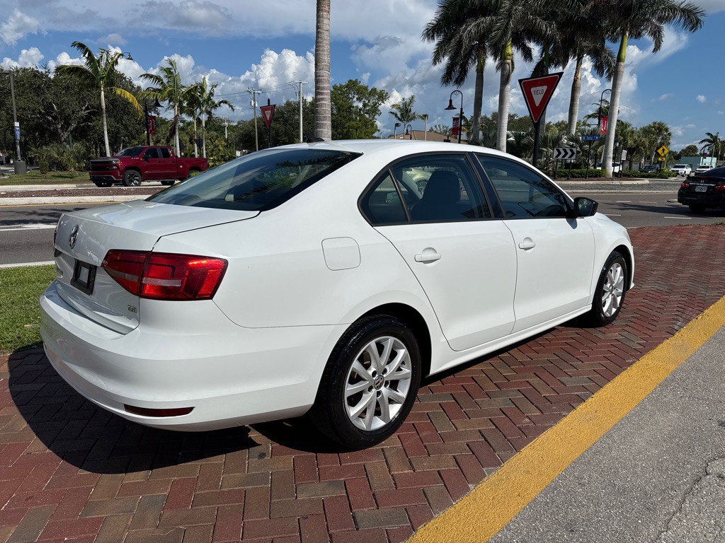 2015 Volkswagen Jetta Image 3