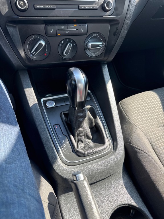 2015 Volkswagen Jetta Image 9