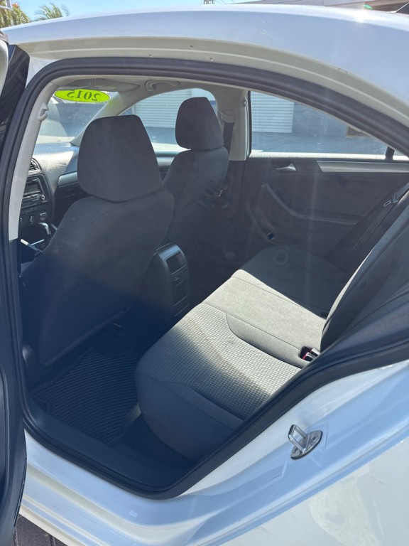 2015 Volkswagen Jetta Image 11