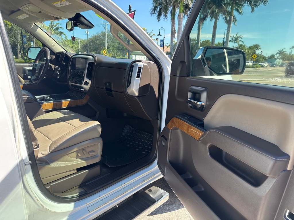 2015 GMC Sierra Image 17