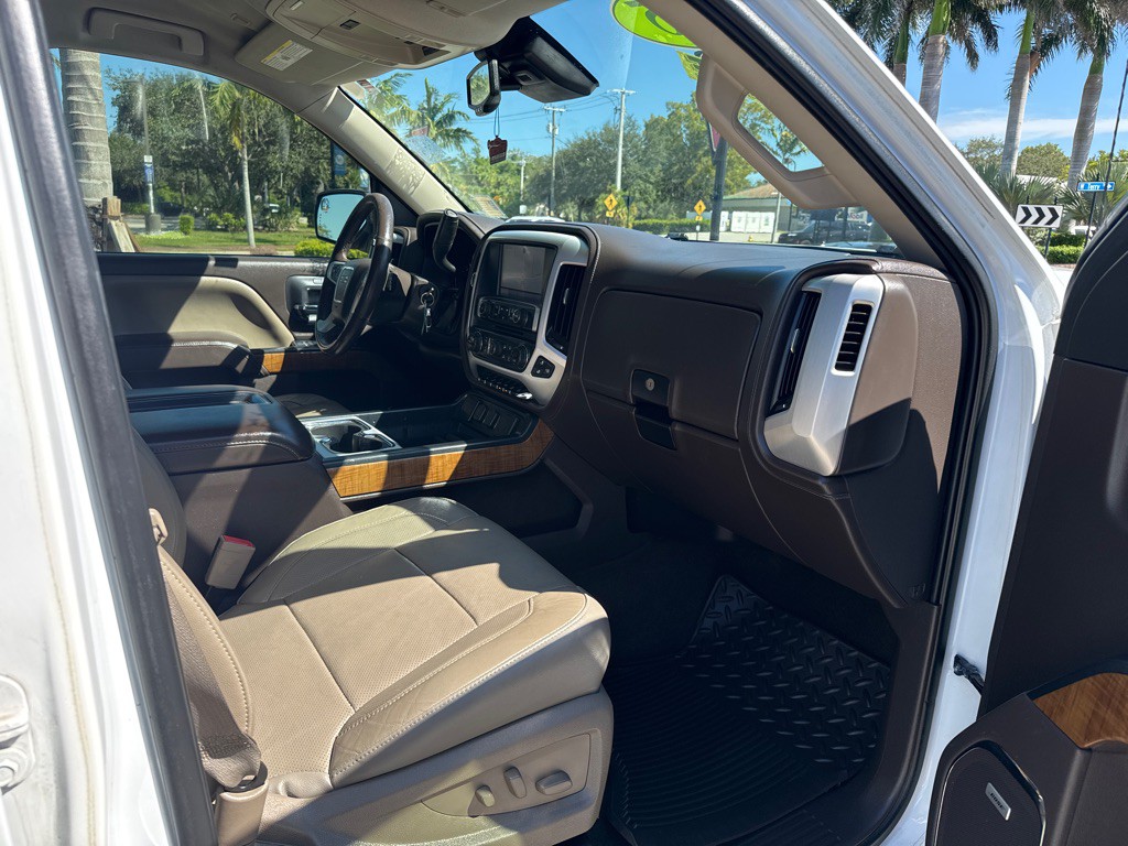 2015 GMC Sierra Image 18