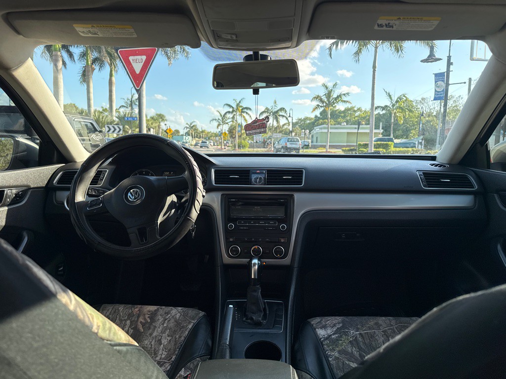 2012 Volkswagen Passat Image 13