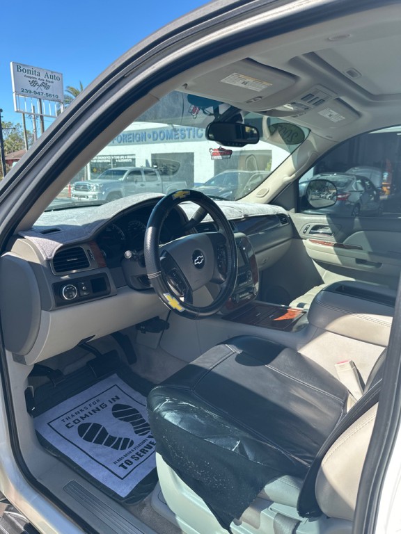2007 Chevrolet Suburban Image 6