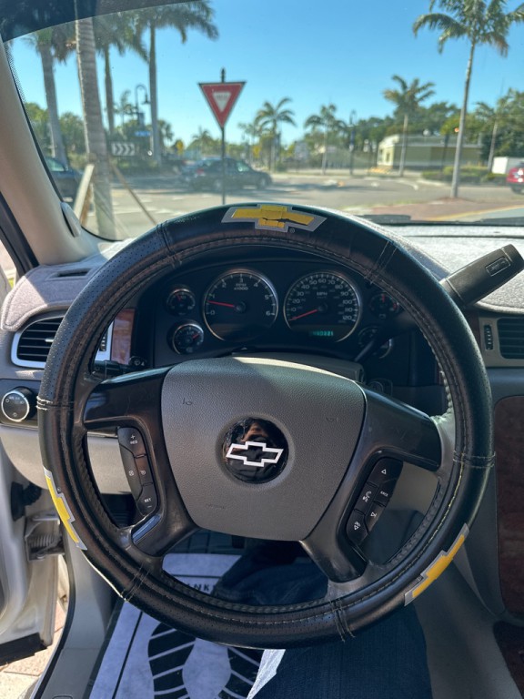 2007 Chevrolet Suburban Image 7