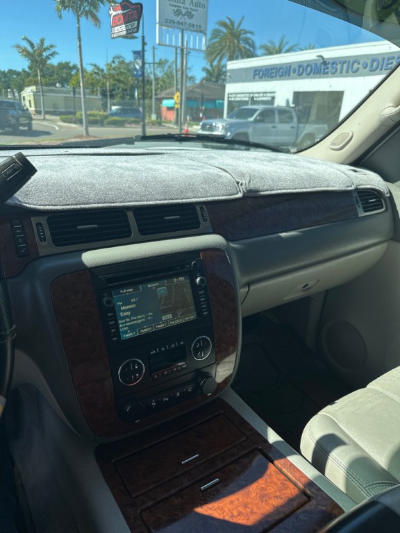 2007 Chevrolet Suburban Image 9