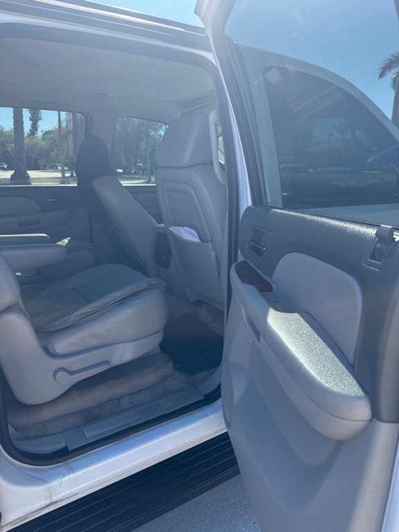 2007 Chevrolet Suburban Image 13