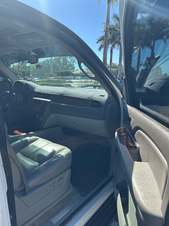 2007 Chevrolet Suburban Image 14