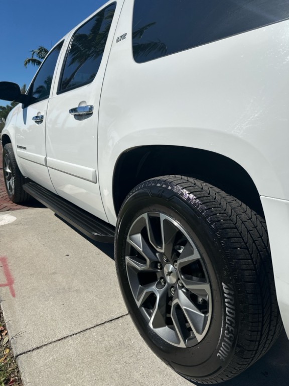 2007 Chevrolet Suburban Image 23