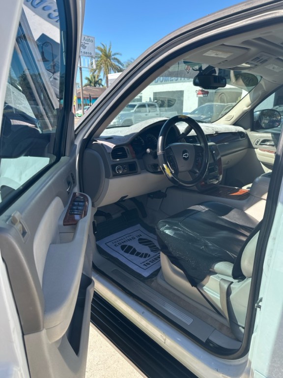 2007 Chevrolet Suburban Image 25