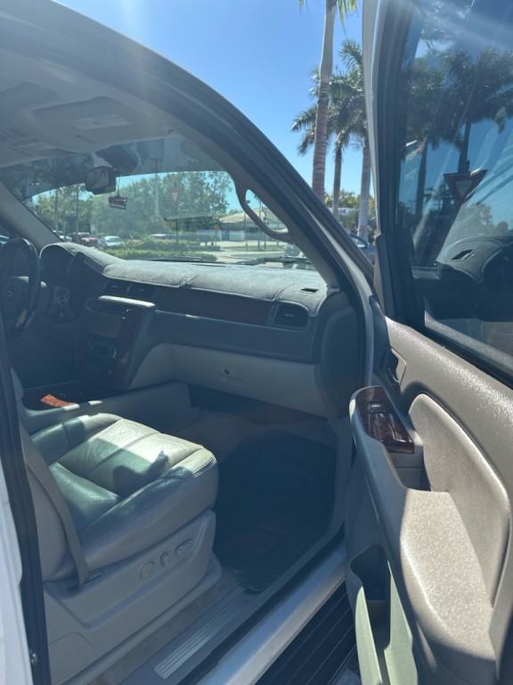 2007 Chevrolet Suburban Image 27