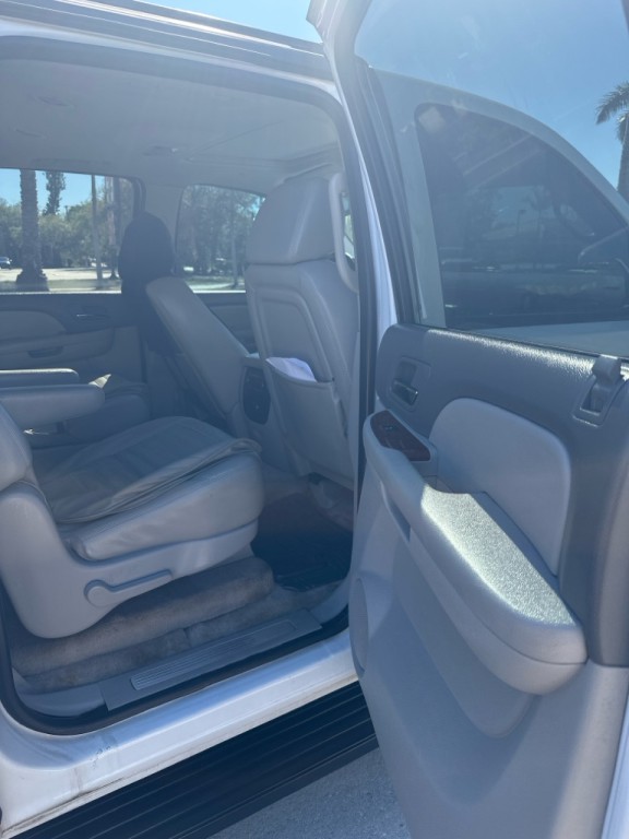 2007 Chevrolet Suburban Image 28