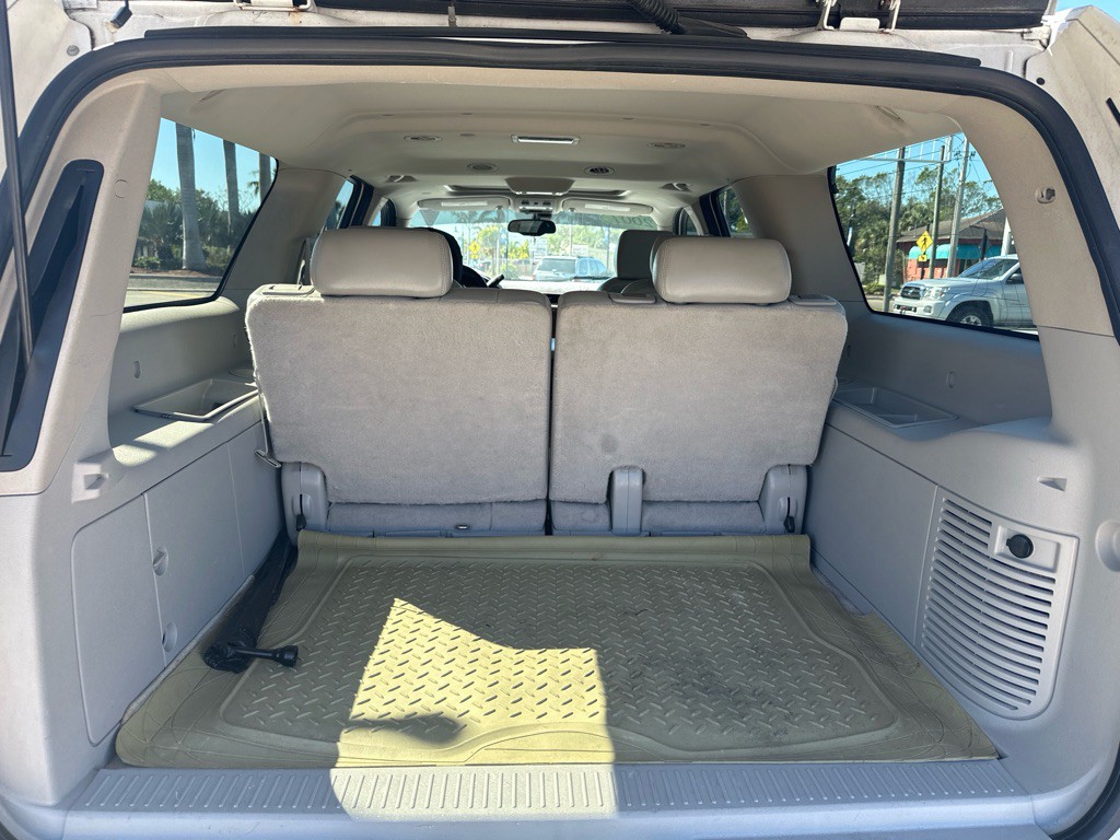 2007 Chevrolet Suburban Image 32