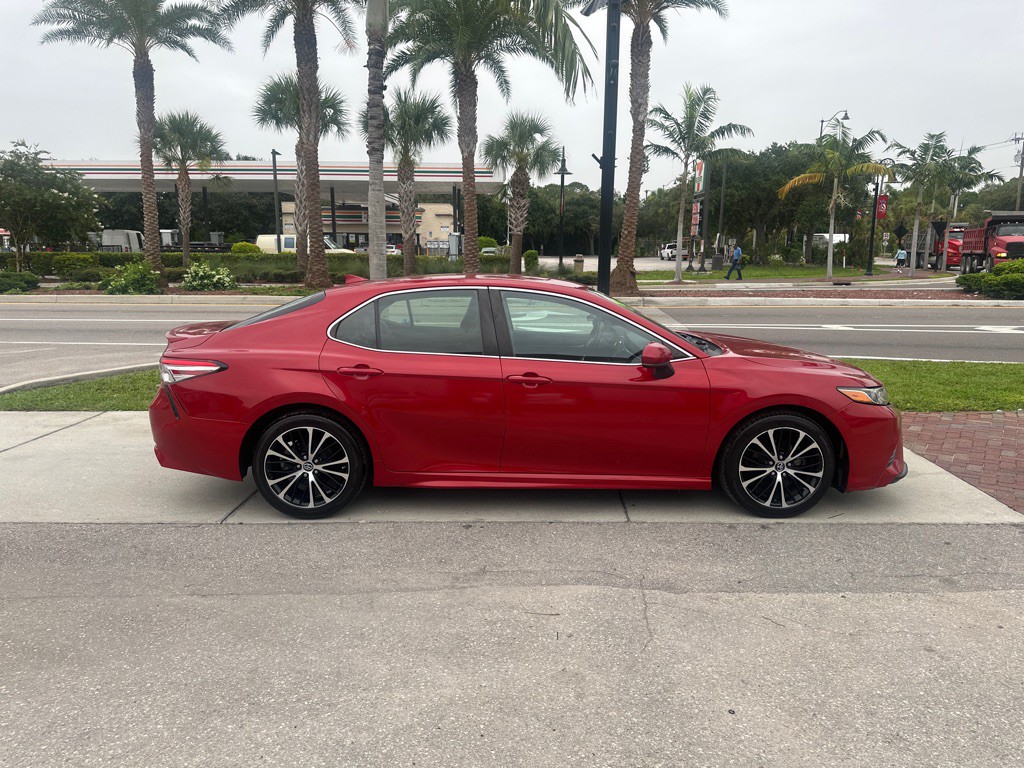 2019 Toyota Camry Image 7