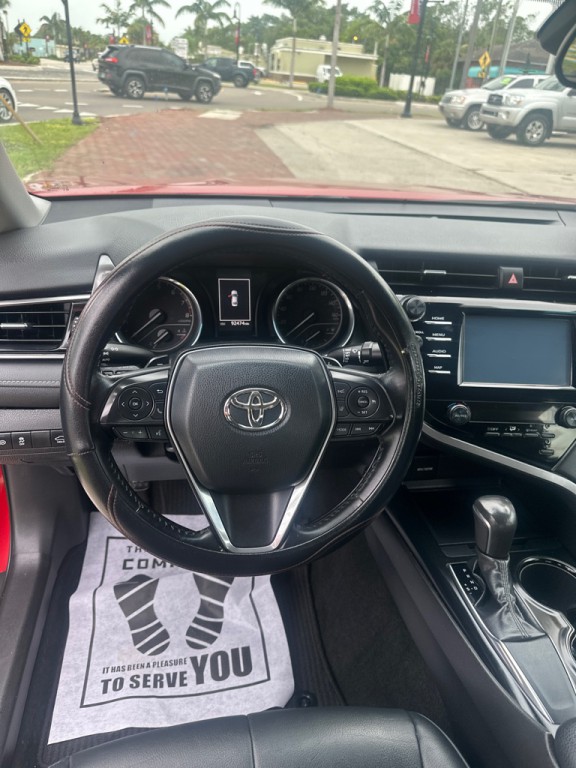 2019 Toyota Camry Image 8
