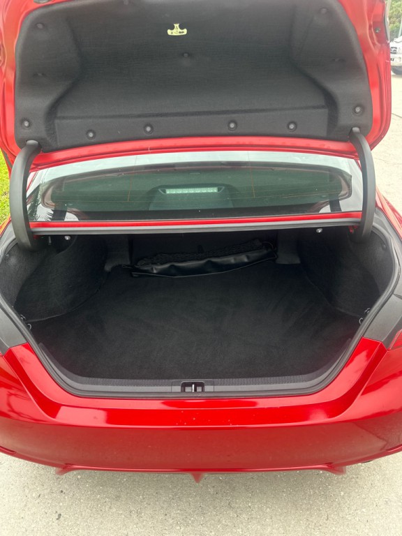 2019 Toyota Camry Image 12