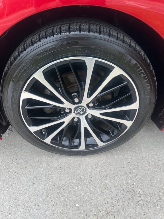 2019 Toyota Camry Image 14