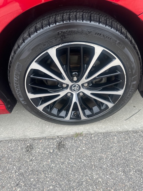 2019 Toyota Camry Image 17