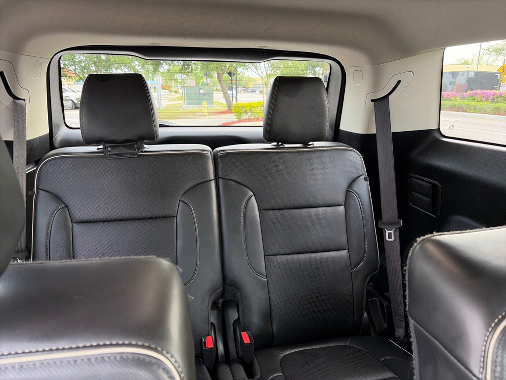 2021 GMC Acadia Image 9