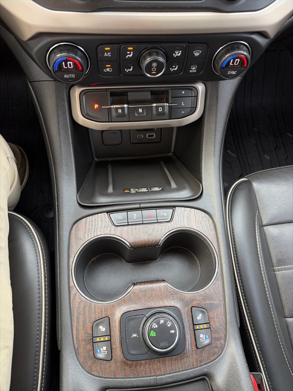 2021 GMC Acadia Image 17