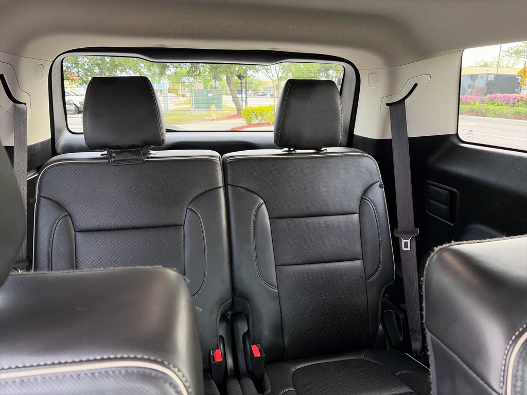 2021 GMC Acadia Image 27