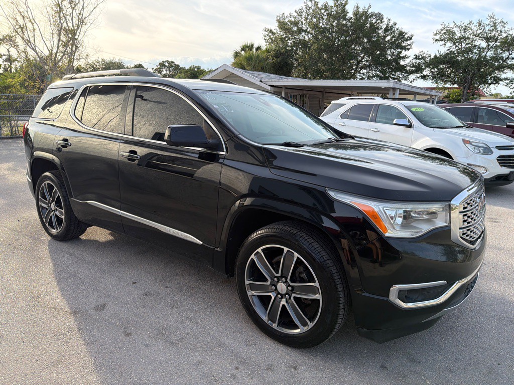 2019 GMC Acadia Image 2