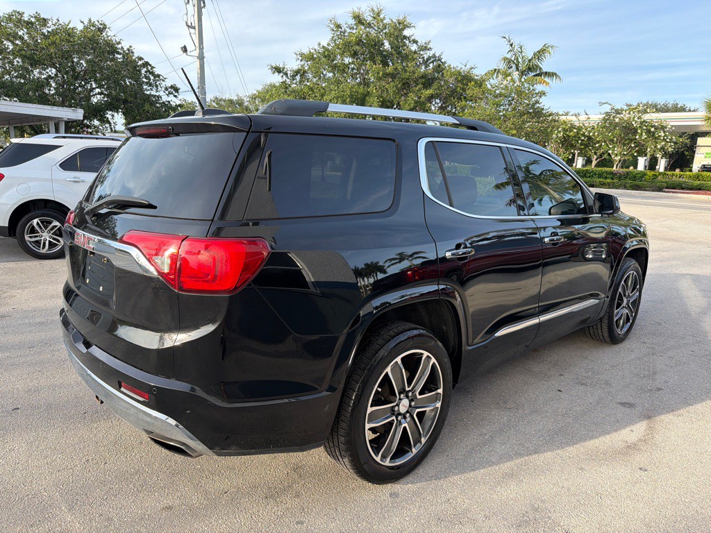 2019 GMC Acadia Image 3