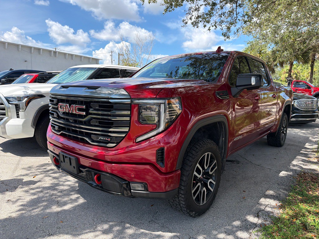 2023 GMC Sierra Image 2
