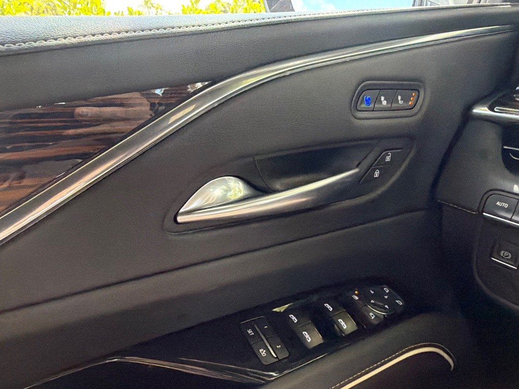 2021 Cadillac Escalade Image 18