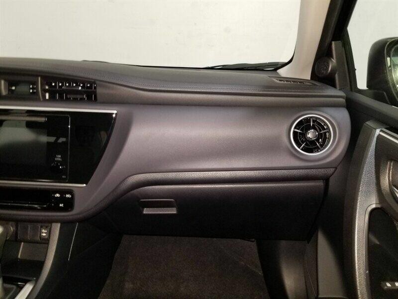 2018 Toyota Corolla Image 17