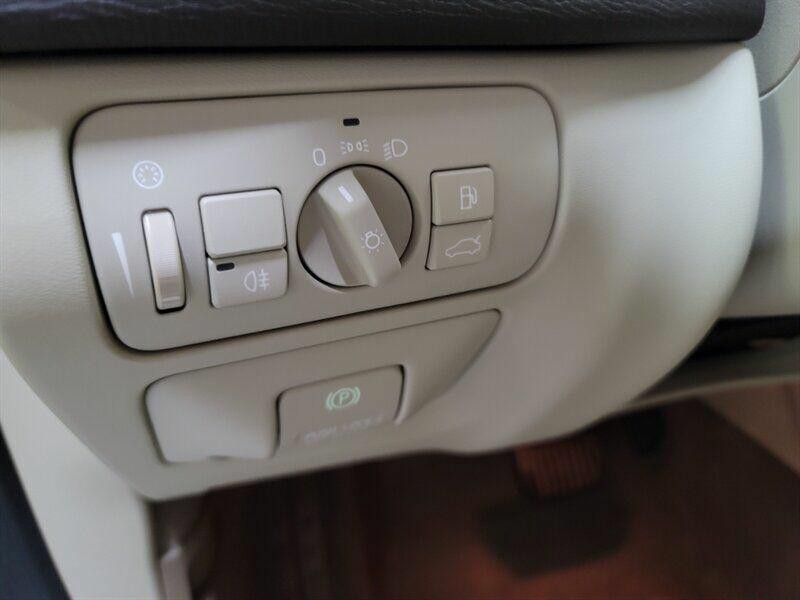 2012 Volvo XC60 Image 8