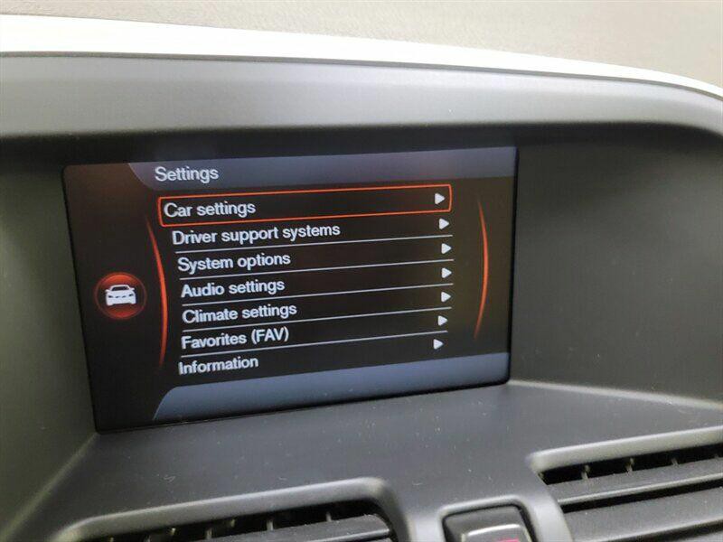 2012 Volvo XC60 Image 16