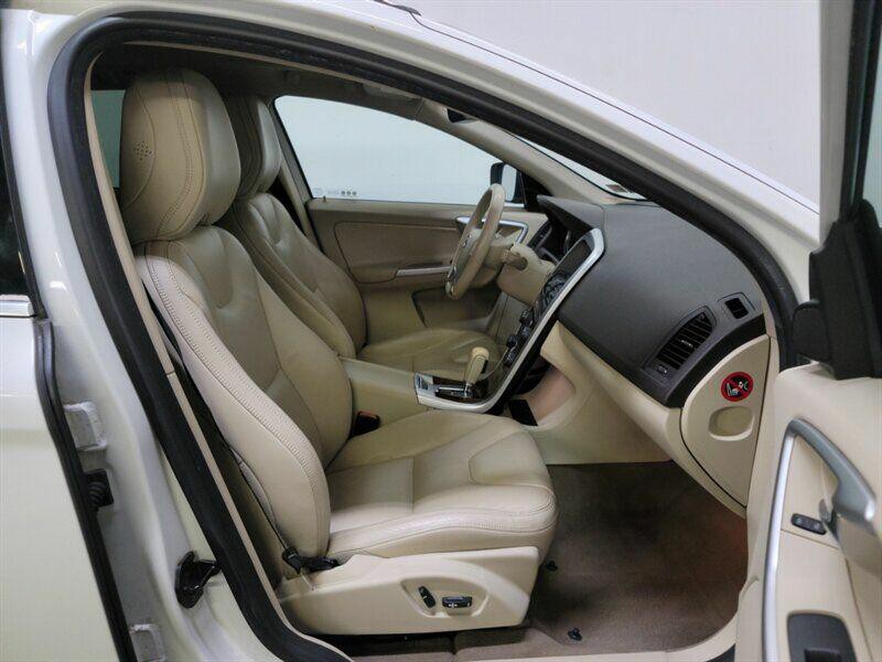 2012 Volvo XC60 Image 34