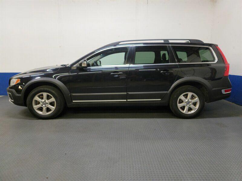 2011 Volvo XC70 Image 2