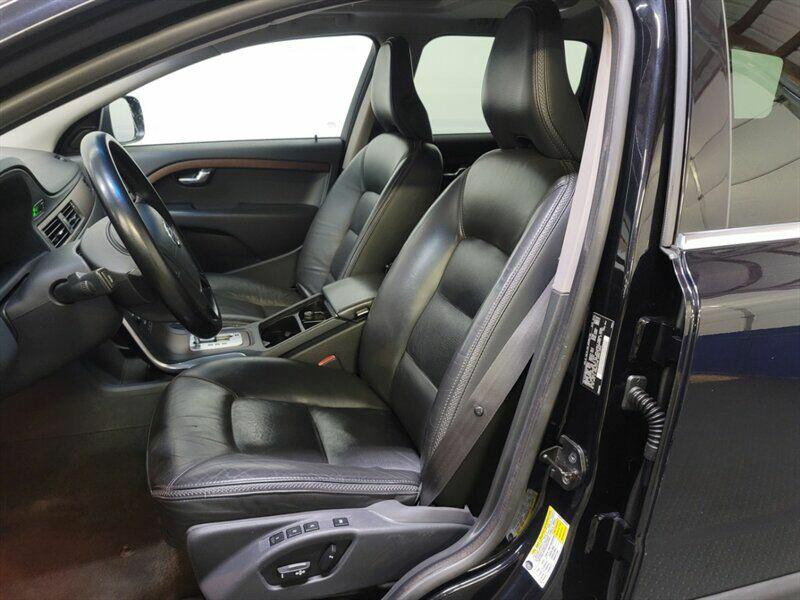 2011 Volvo XC70 Image 4