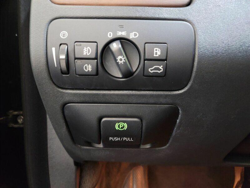 2011 Volvo XC70 Image 7