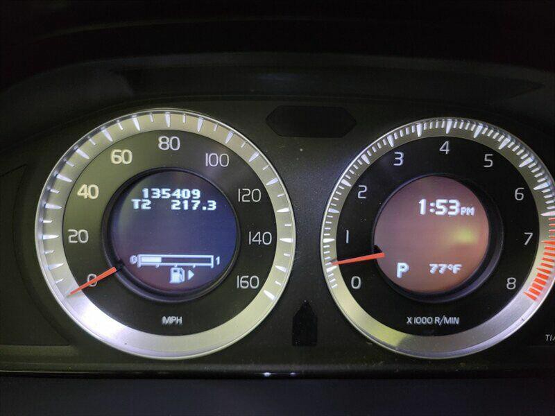 2011 Volvo XC70 Image 9