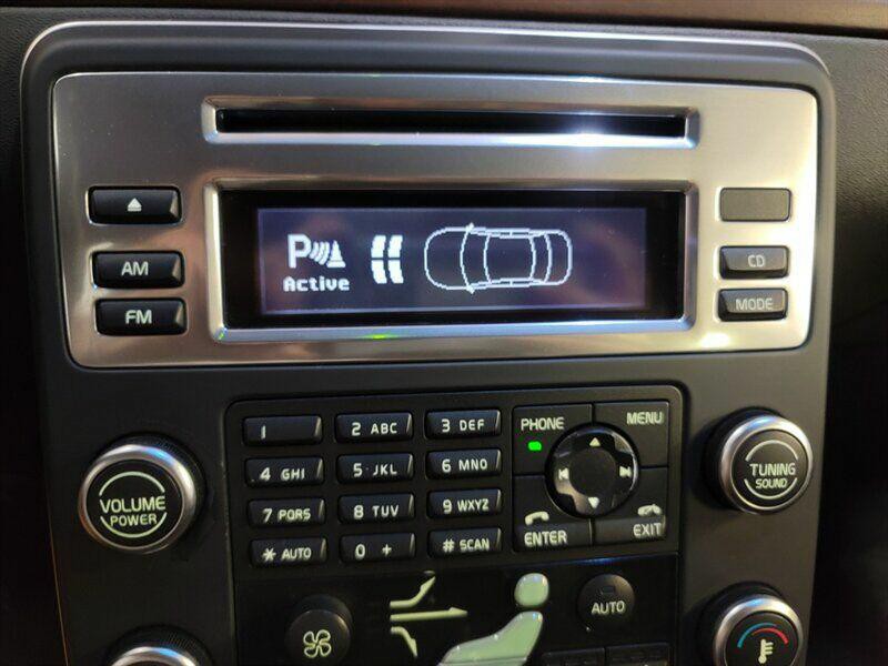 2011 Volvo XC70 Image 14
